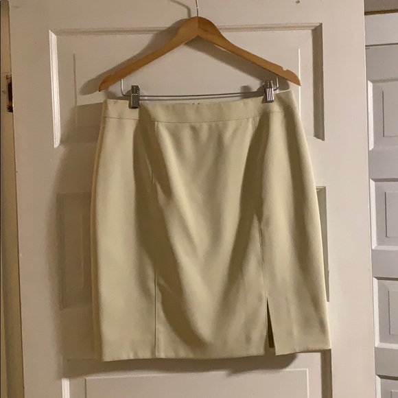 Classic Alfred sung skirt - Picture 1 of 3
